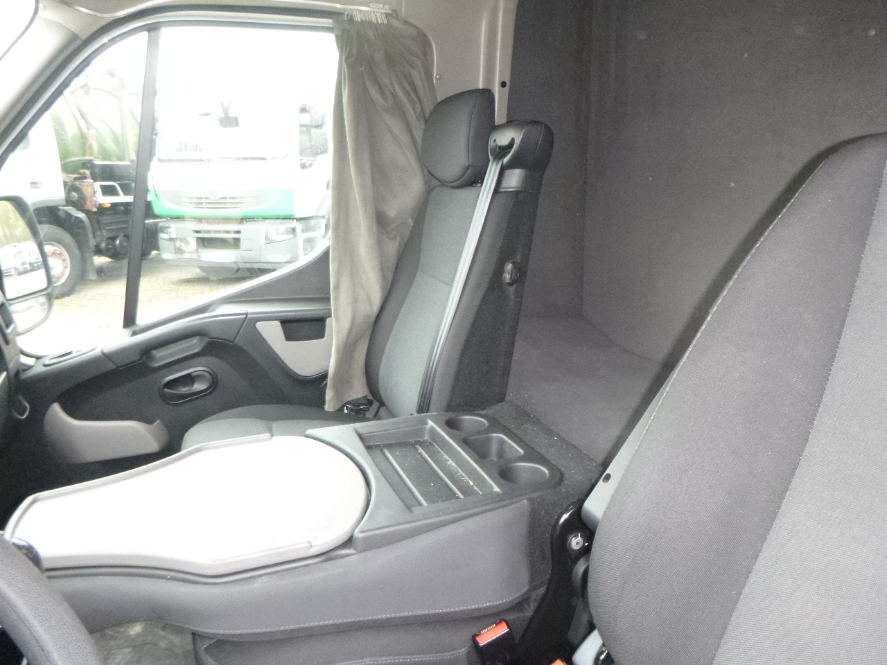 Huifzeil bedrijfswagen Renault Master 170 dci 4x2 curtain side van: afbeelding 11