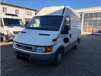Gesloten bestelwagen Iveco 29L9