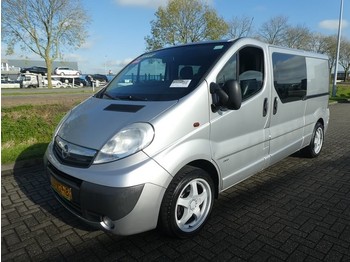 Gesloten bestelwagen Opel Vivaro 2.5