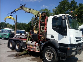 Uitrijwagen, Kraanwagen voor het vervoer van hout Iveco TRAKKER 6X4 LOGLIFT F241SL: afbeelding 1