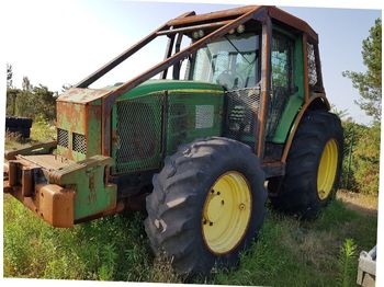Bosbouw tractor John Deere 7530: afbeelding 1