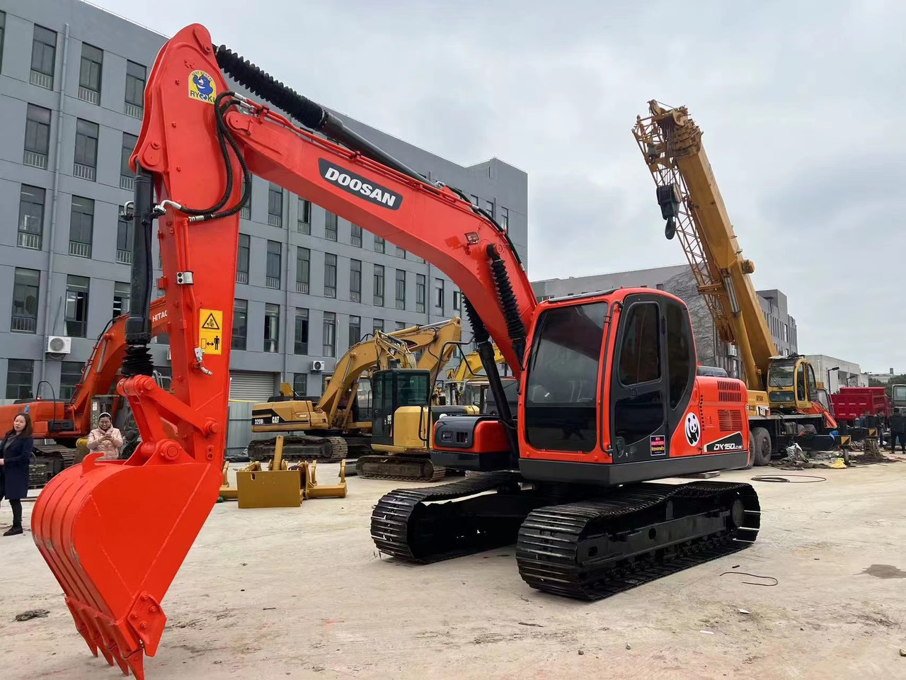 Rupsgraafmachine 2021 made in Korea Good performance High quality used excavator DOOSAN DH150LC-9 good condition in stock on sale: afbeelding 6