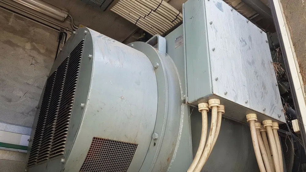Industrie generator Agregat Prądotwórczy na Angielskim silniku PAXMAN 3400 KM VP185 . 12 cylindrów .: afbeelding 6