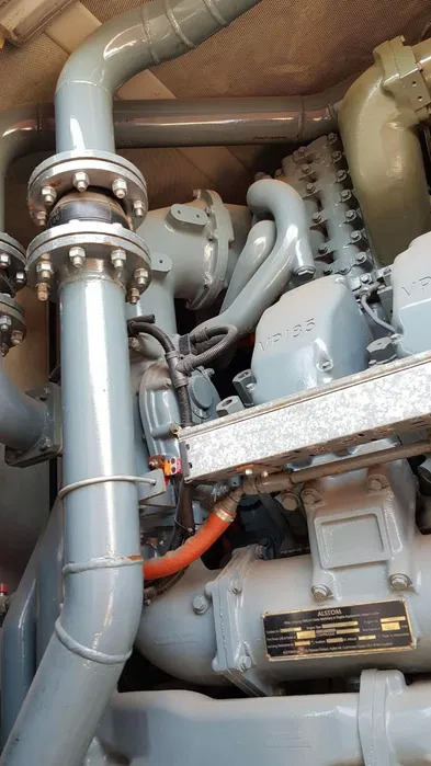 Industrie generator Agregat Prądotwórczy na Angielskim silniku PAXMAN 3400 KM VP185 . 12 cylindrów .: afbeelding 3