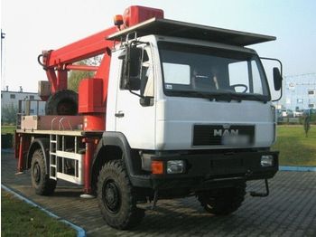 Vrachtwagen hoogwerker BUMAR P-183: afbeelding 1