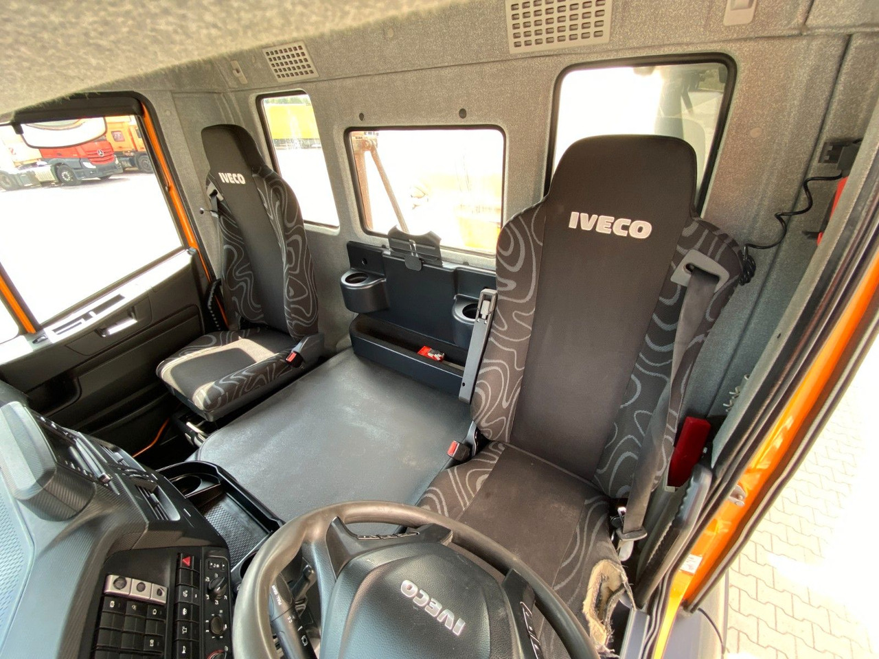 Betonmixer Iveco Trakker AD 340 TB 400/8x4 | 9m³ Liebherr*Navi*AC