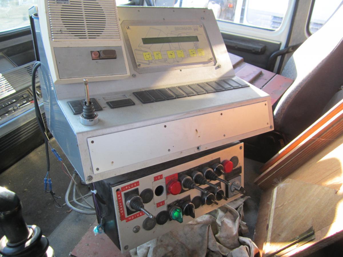 Bitumen sprayer Renault G 300