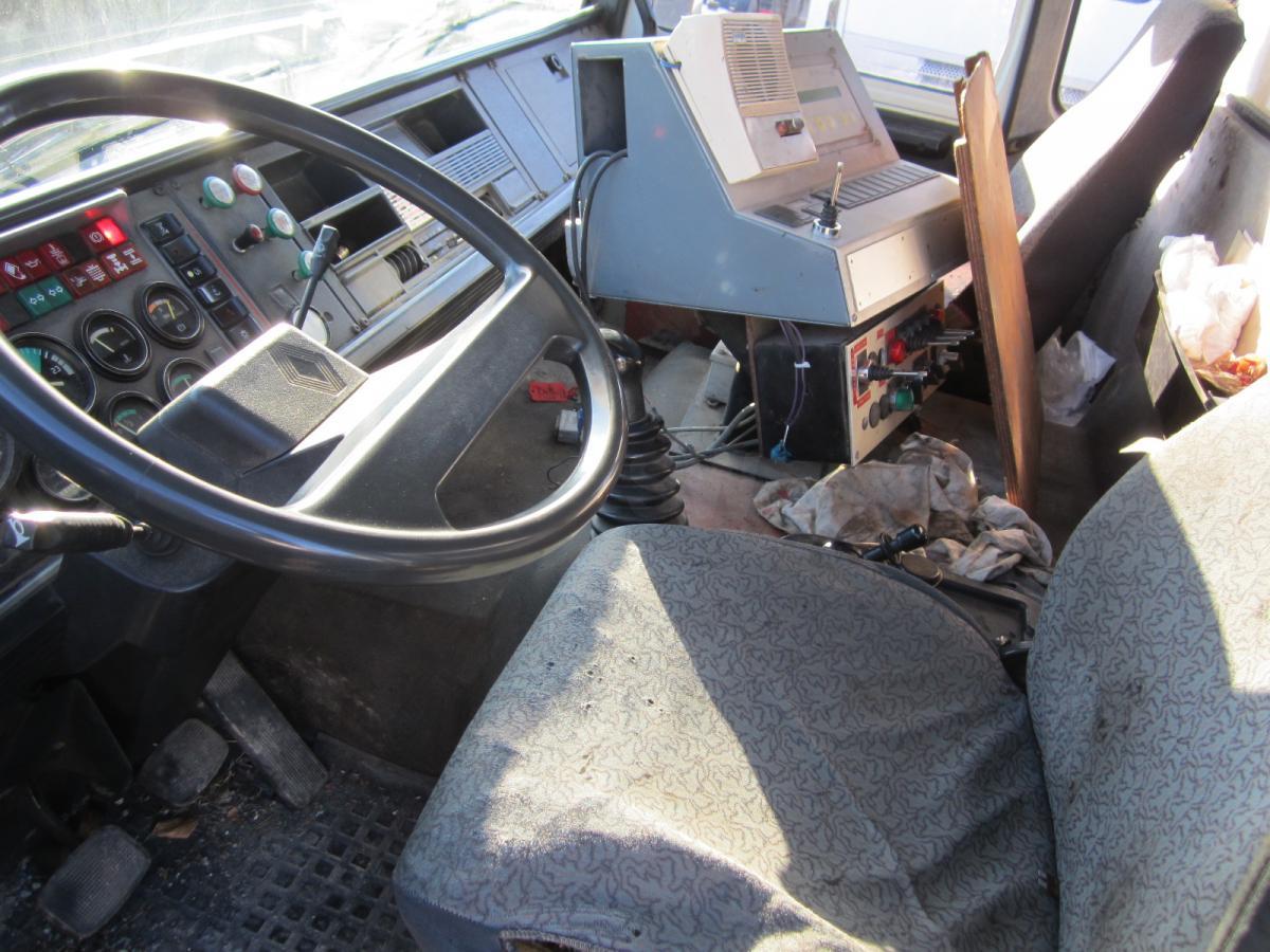 Bitumen sprayer Renault G 300