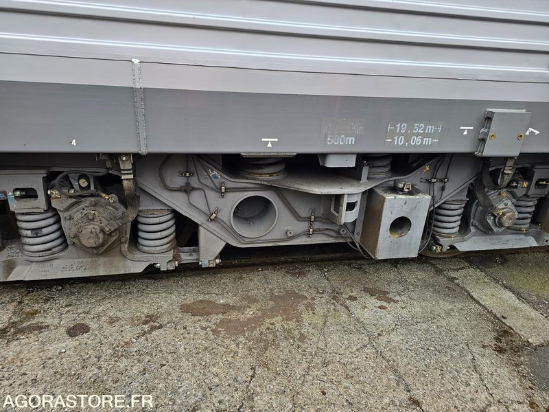 Bouwmaterieel Locomotive Alstom BB27000 (matricule BB27074)