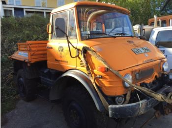  UNIMOG 406 - bouwmaterieel