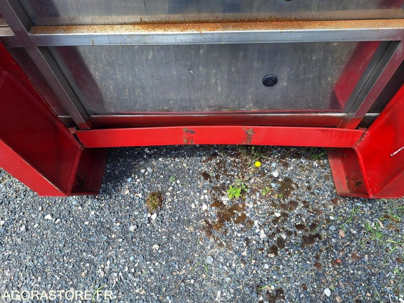 Bouwmachine CUVE EAU 5m3 SUR CHASSIS POLYBENNE
