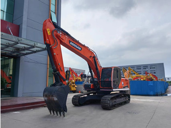 Rupsgraafmachine DOOSAN used excavator DX225LC-9 more videos and pictures of details and cab welcome to inquire: afbeelding 5