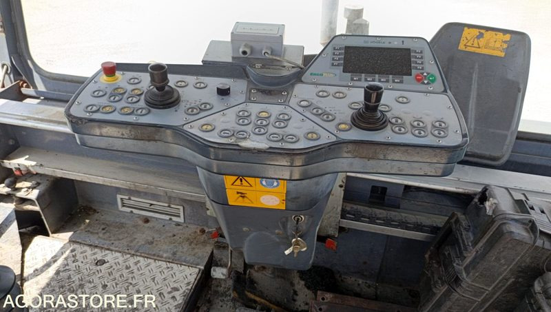 Bouwmachine FINISSEUR VOGELE SUPER 1600 - 2011 / 10000 HEURES