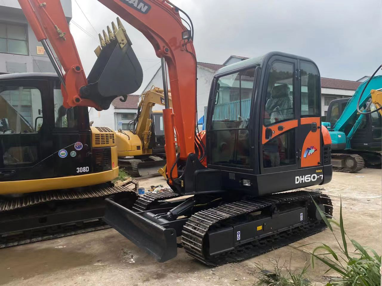 Rupsgraafmachine Good condition DOOSAN used excavator DH60-7models aslo on sale welcome to inquire: afbeelding 8