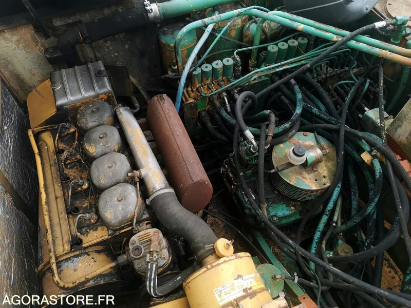 Graafmachine PELLE GRUE LIEBHERR A901C - 1981