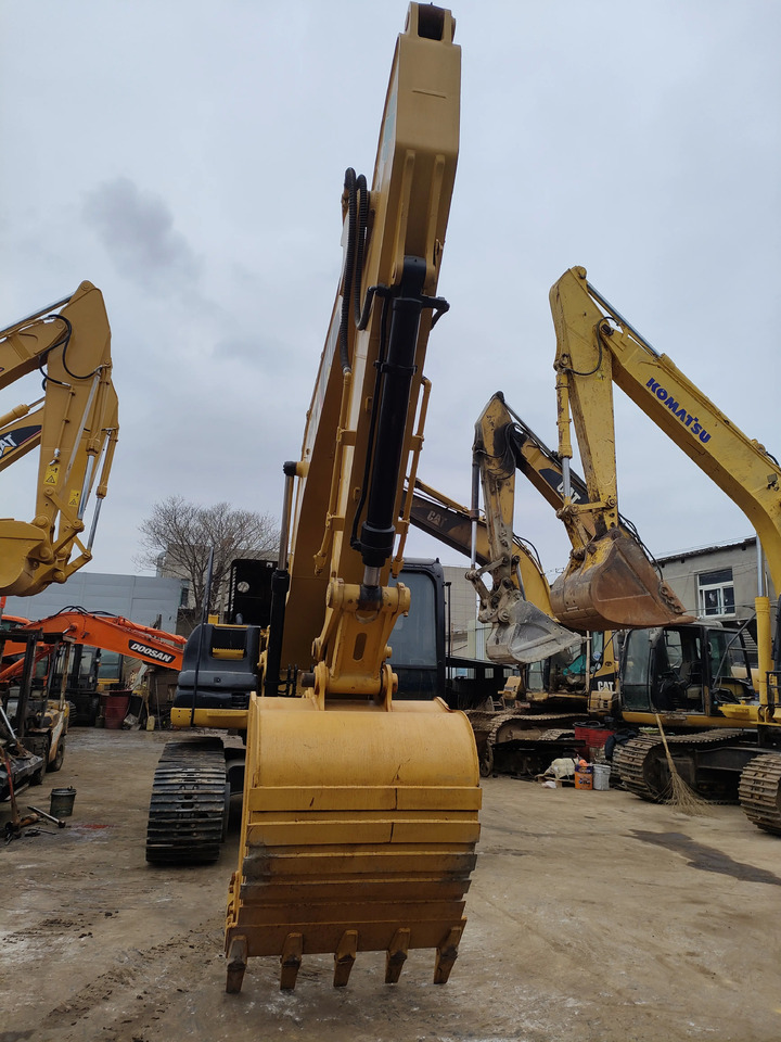 Rupsgraafmachine High Quality Second Hand Digger Caterpillar Used Excavators Cat 320d2,320d,320dl For Sale In Shanghai: afbeelding 5