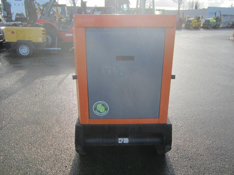 Industrie generator Sdmo R22