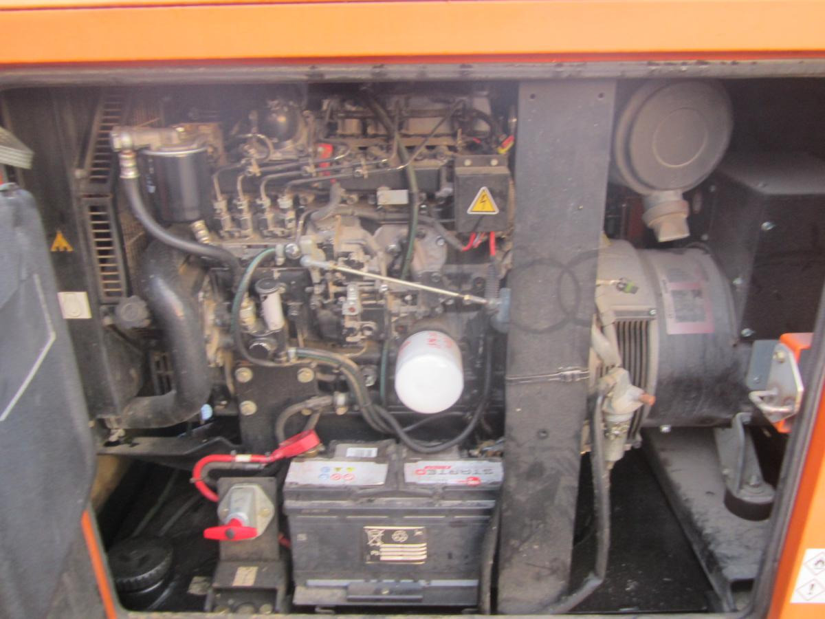Industrie generator Sdmo R90