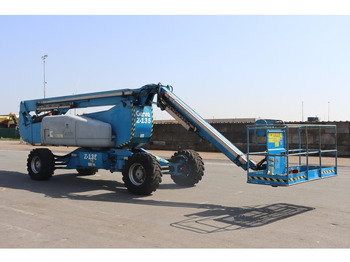 Knikarmhoogwerker Genie Z135