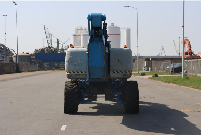 Knikarmhoogwerker Genie Z135