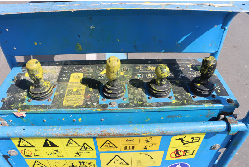 Knikarmhoogwerker Genie Z135