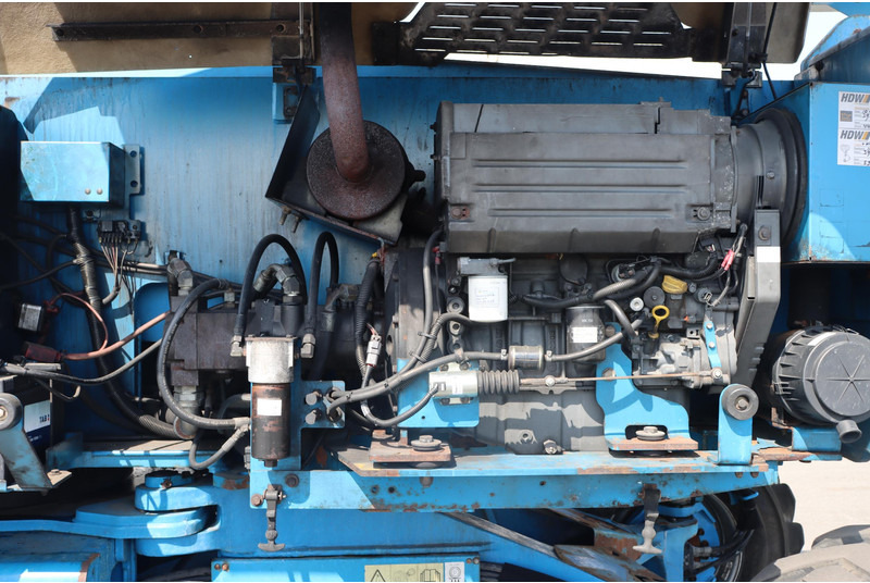 Knikarmhoogwerker Genie Z135