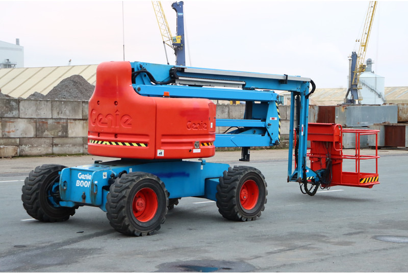 Knikarmhoogwerker Genie Z-60/34