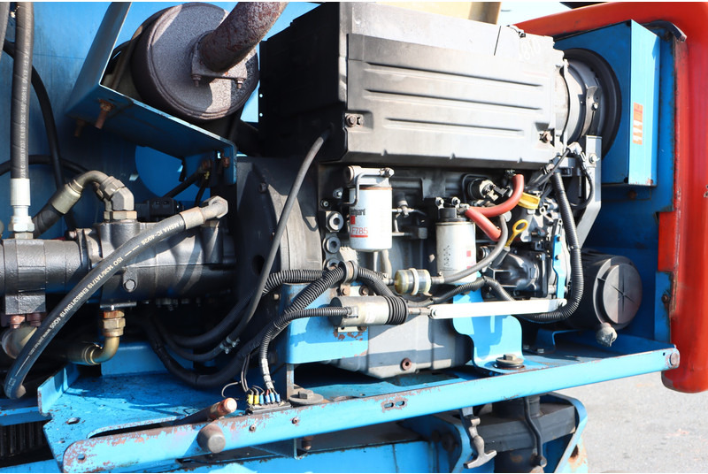 Knikarmhoogwerker Genie Z-80/60