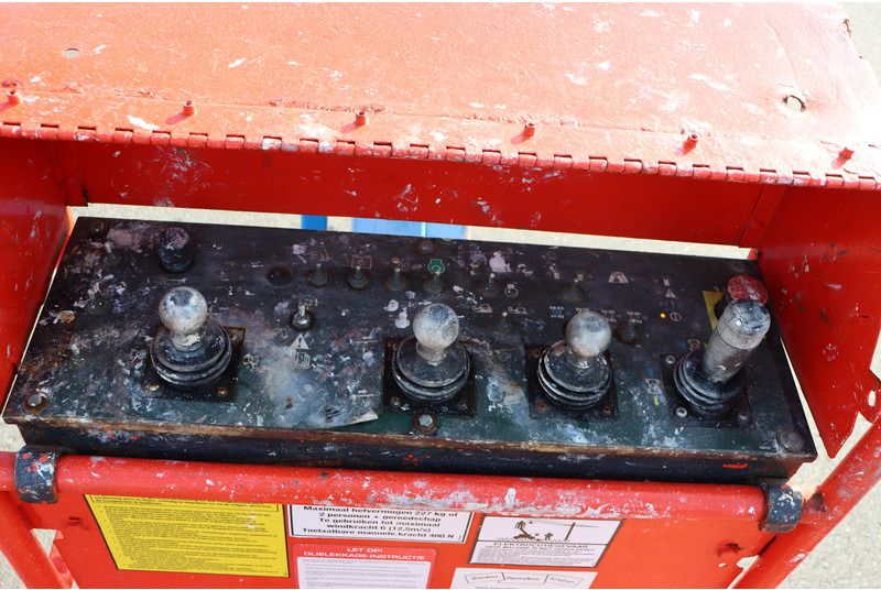 Knikarmhoogwerker Genie Z-80/60