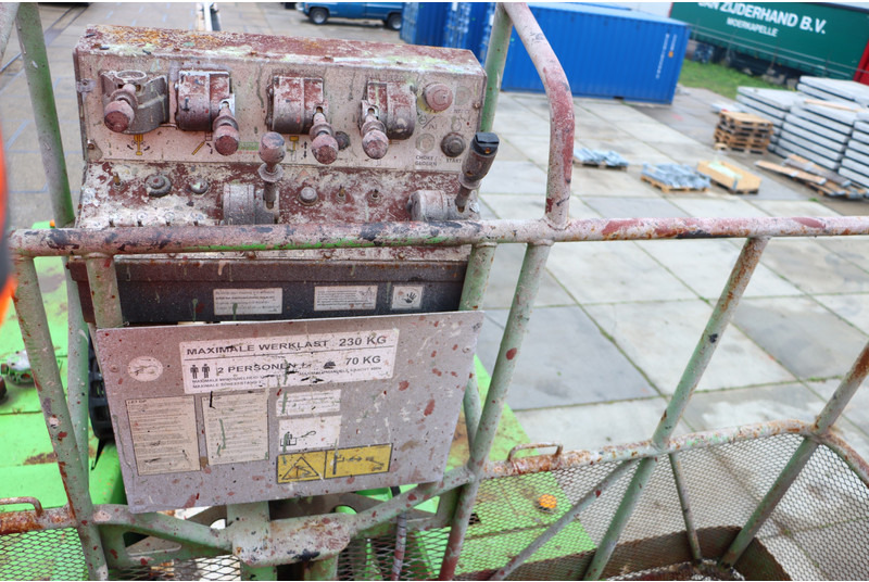 Knikarmhoogwerker JLG 150 HAX