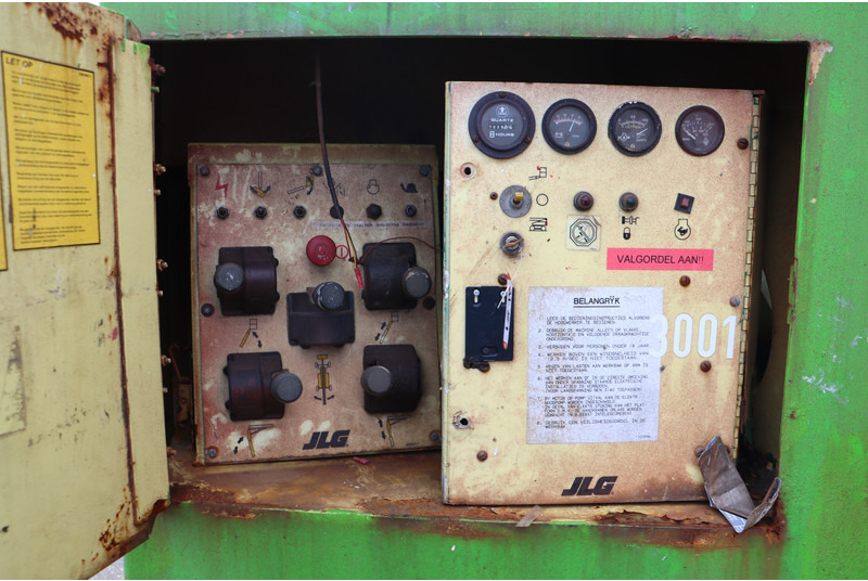 Knikarmhoogwerker JLG 150 HAX