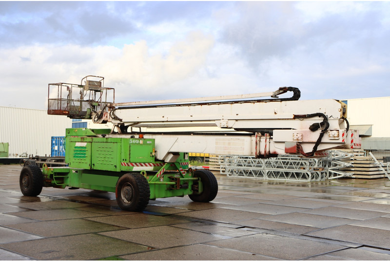 Knikarmhoogwerker JLG 150 HAX