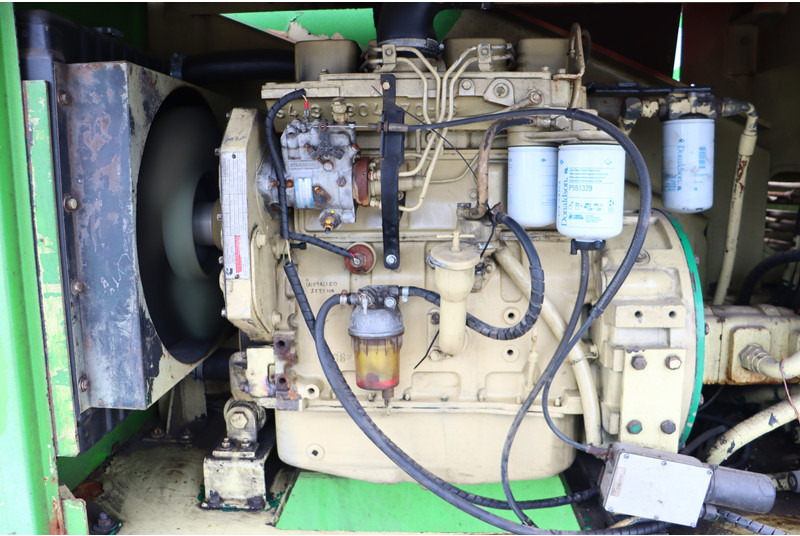 Knikarmhoogwerker JLG 150 HAX