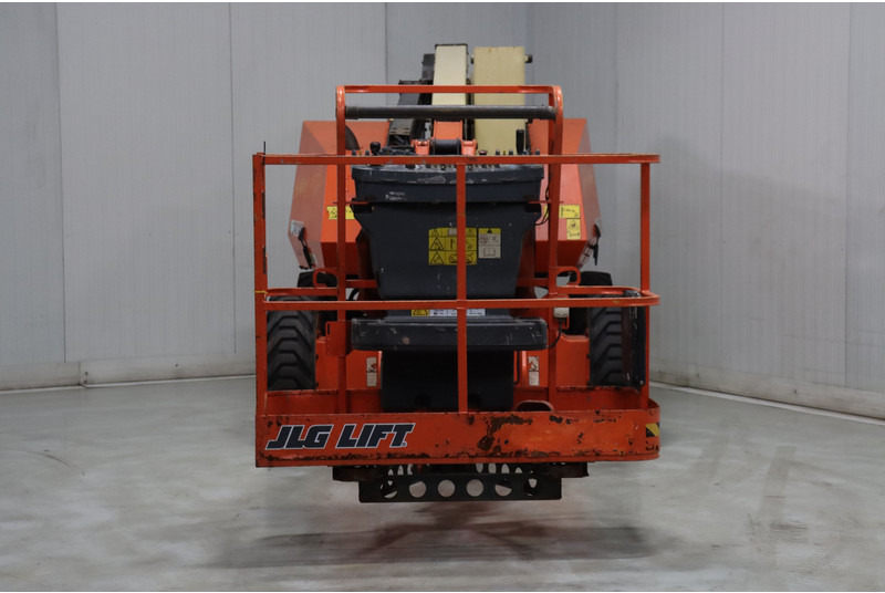 Knikarmhoogwerker JLG H340AJ