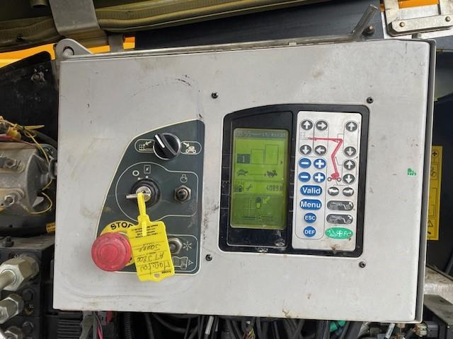 Knikarmhoogwerker Manitou 180 ATJ