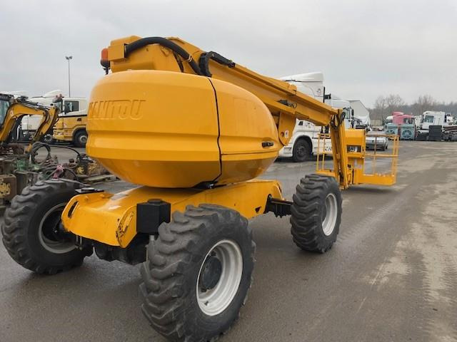 Knikarmhoogwerker Manitou 180 ATJ