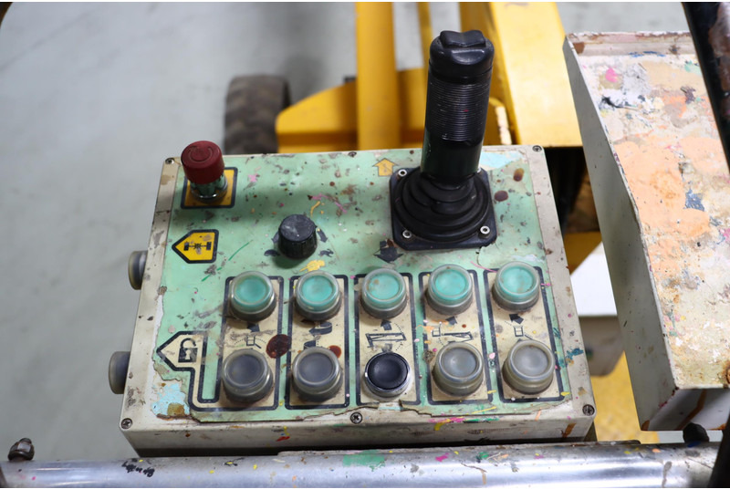 Knikarmhoogwerker SkyHigh ST120