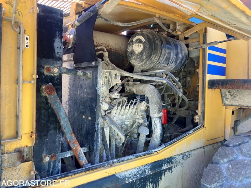 Lader CHARGEUR KOMATSU WA200-5 - 2006 - 5636 HEURES