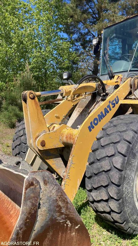 Lader CHARGEUR KOMATSU WA200-5 - 2006 - 5636 HEURES