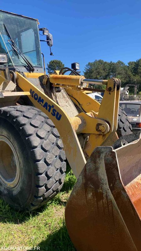 Lader CHARGEUR KOMATSU WA200-5 - 2006 - 5636 HEURES