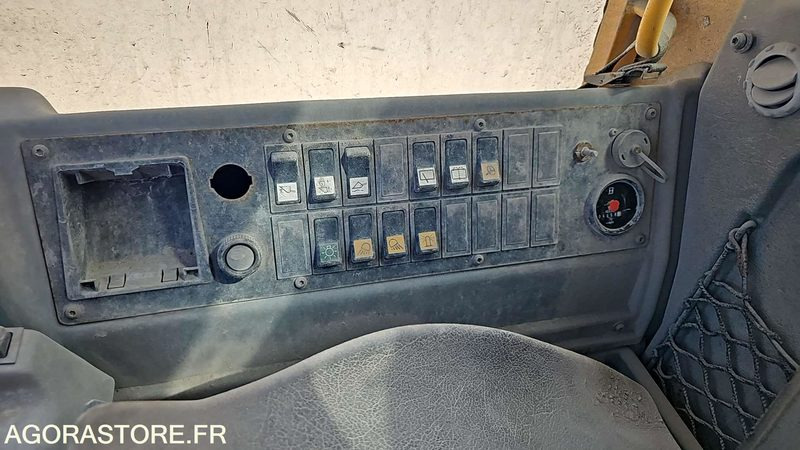 Lader CHARGEUR SUR PNEUS VOLVO L50E - L50EV71644 - 2006 / 4658 HEURES