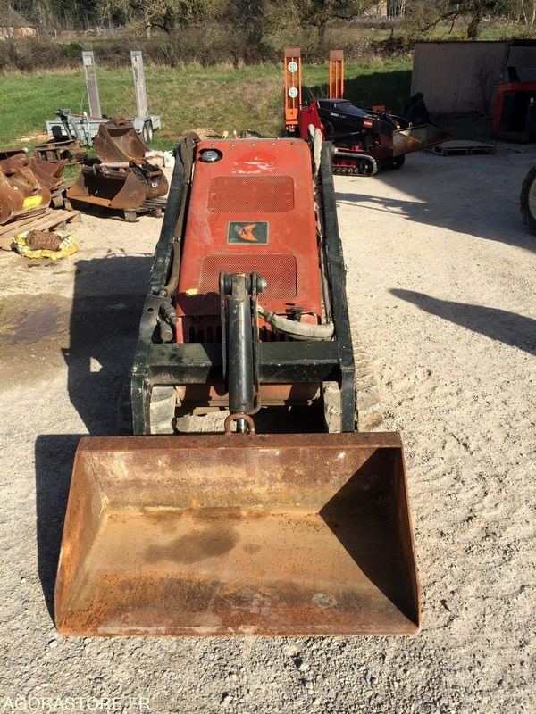 Lader PORTE OUTILS à chenilles DITCH WITCH SK500