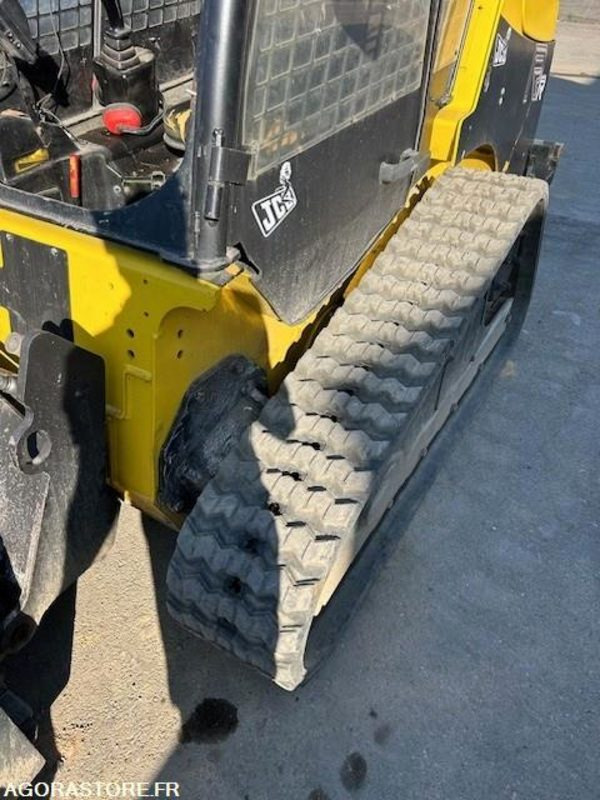 Lader SKID JCB T190 2007 1150 HRS AVEC GODETS, FOURCHE ET TOMBEREAU