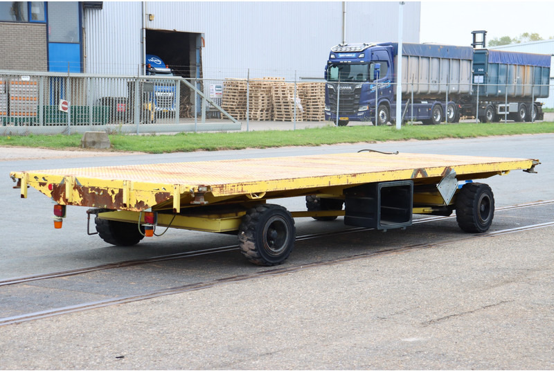 Bouwmachine Miloco trailer 20ft container chassis