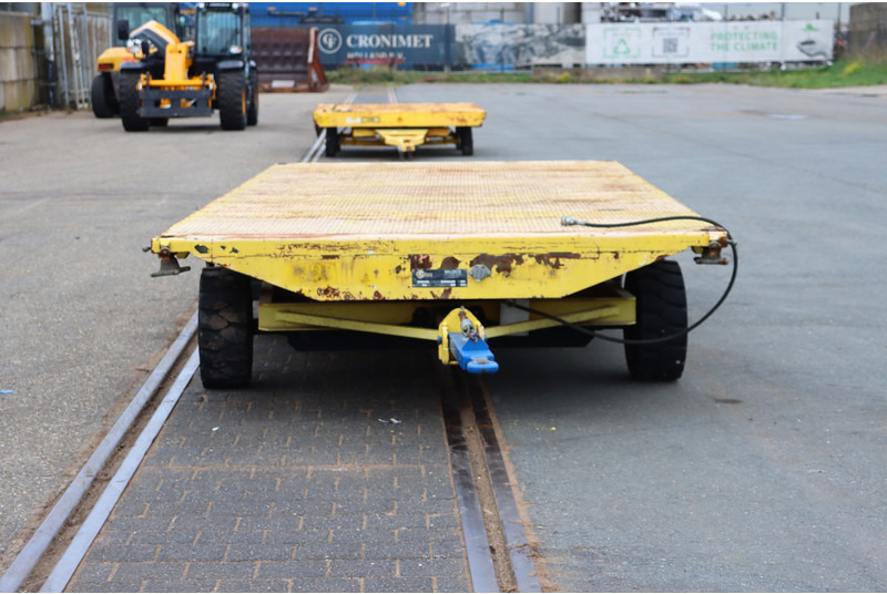 Bouwmachine Miloco trailer 20ft container chassis