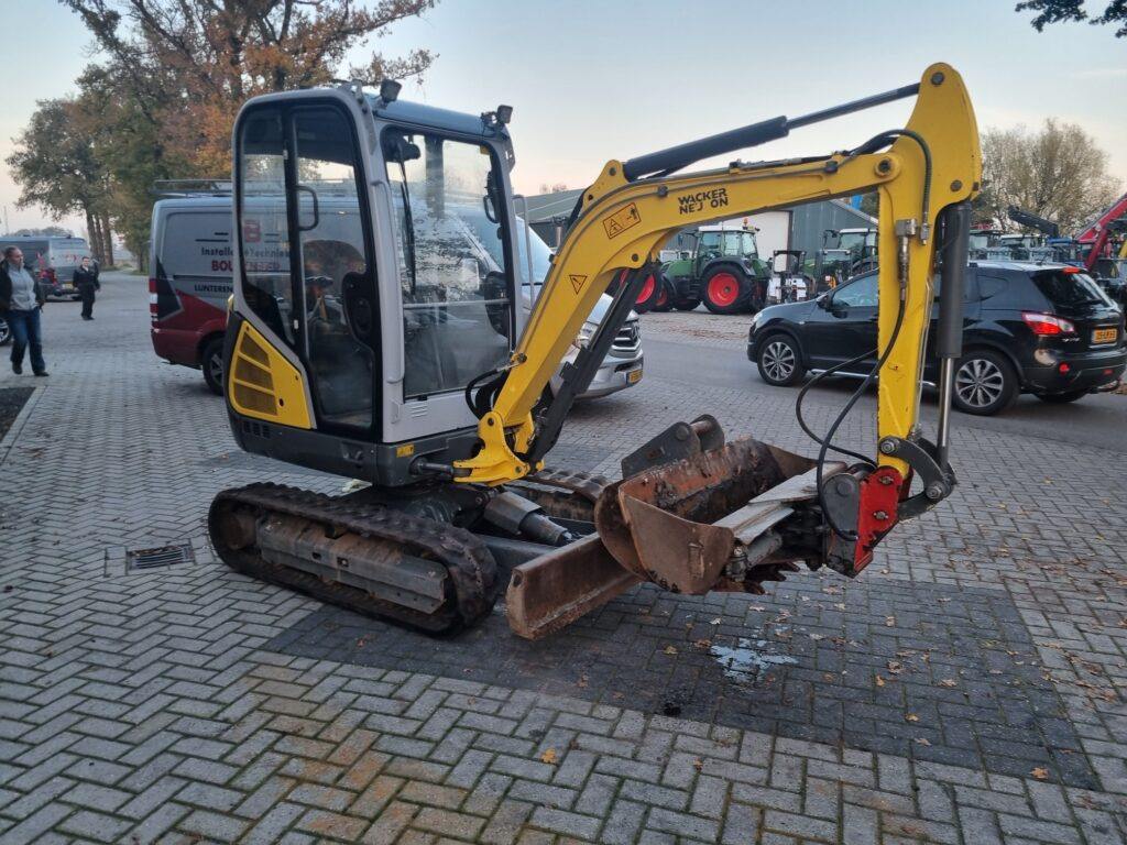 Minigraafmachine WACKER NEUSON ET24 minidigger