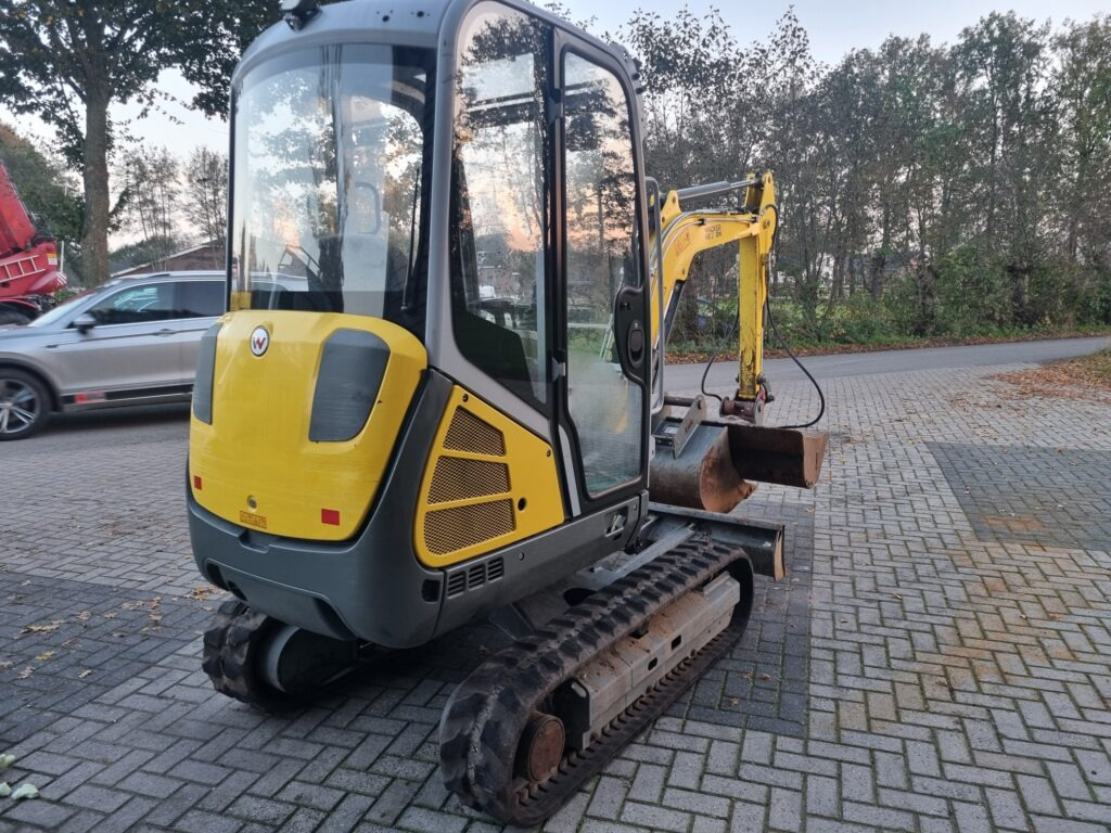 Minigraafmachine WACKER NEUSON ET24 minidigger