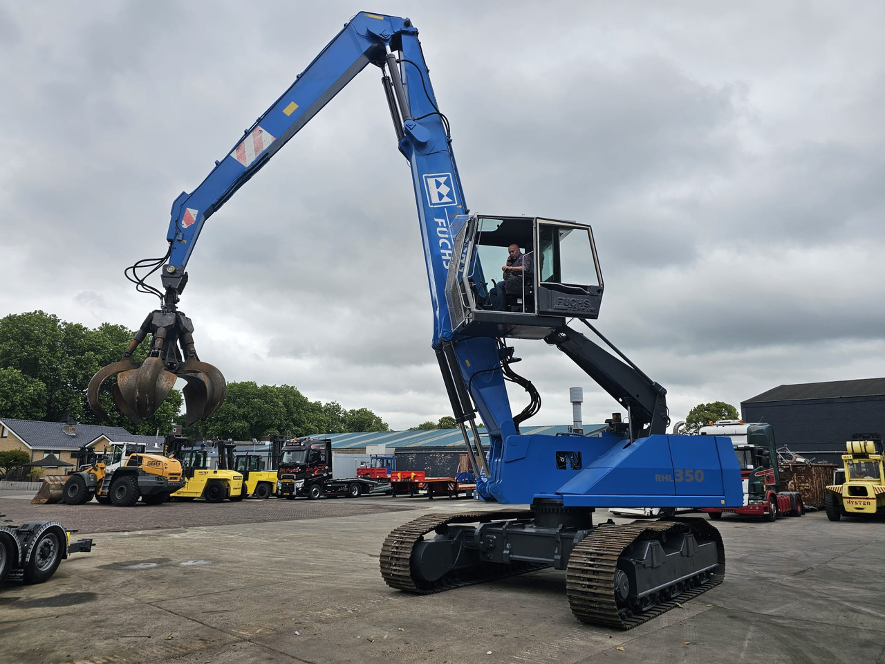 Overslagkraan Fuchs RHL 350 Materialhandler  With Adjustable Tracks