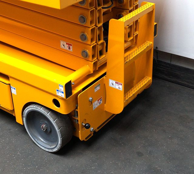 Schaarlift Haulotte Compact 12