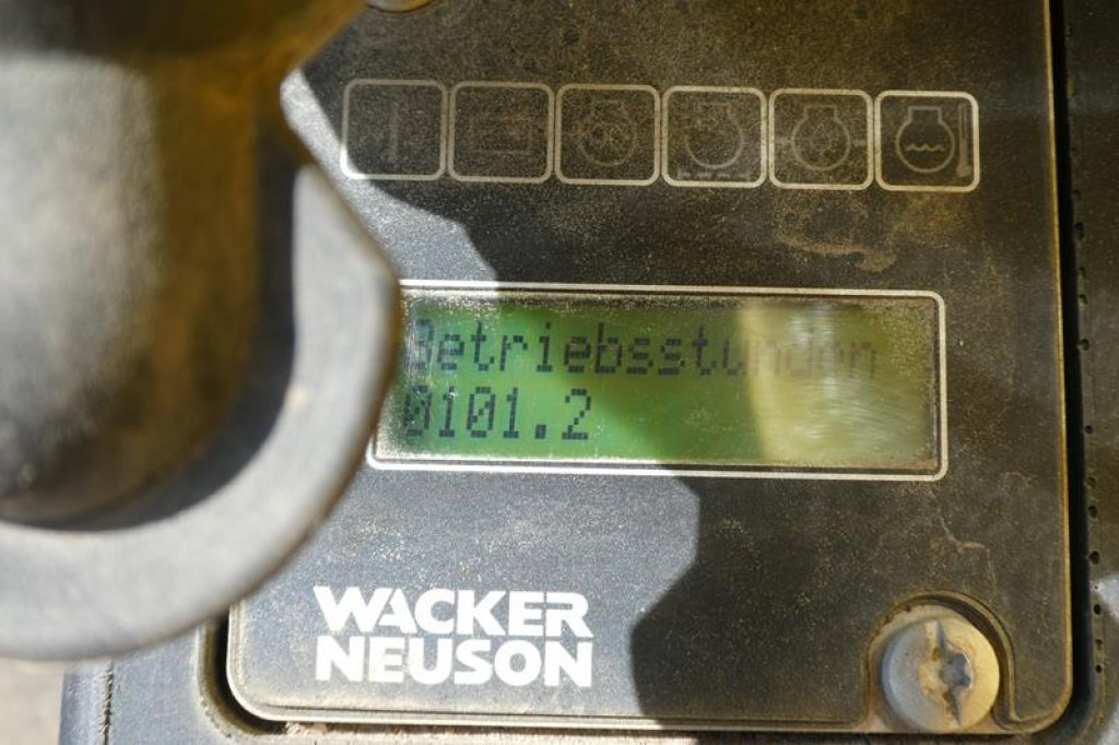 Trilplaat Wacker Neuson SE Rüttelplatte DPU 110rLem970 Baumaschine inkl. Fernbedienung